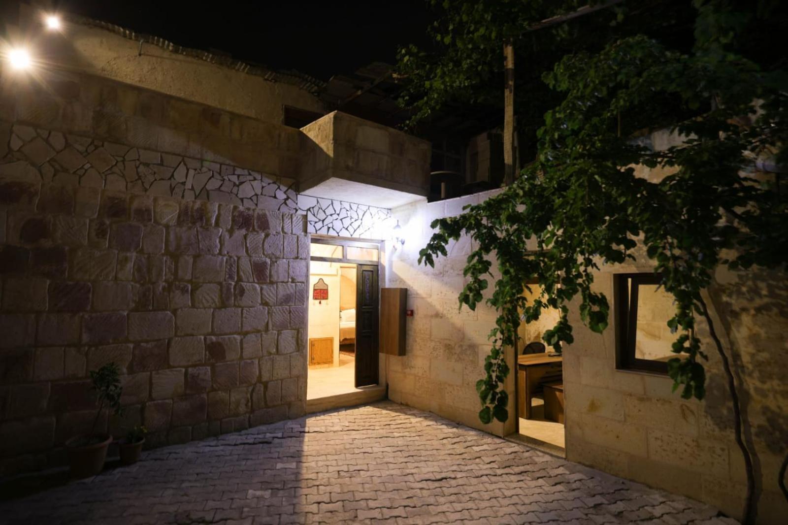 Asma Cave House *