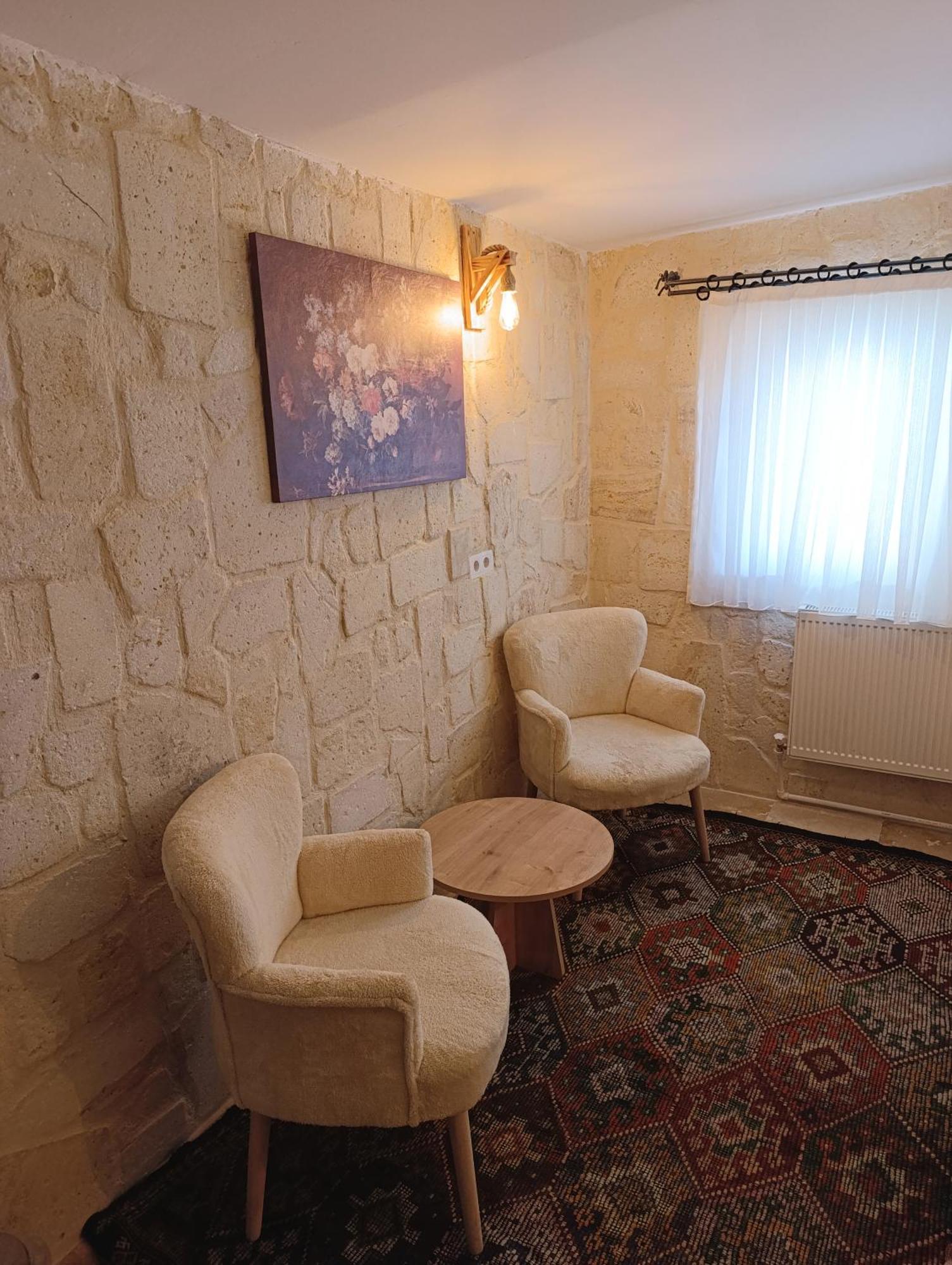 Homestay Asma Cave House *